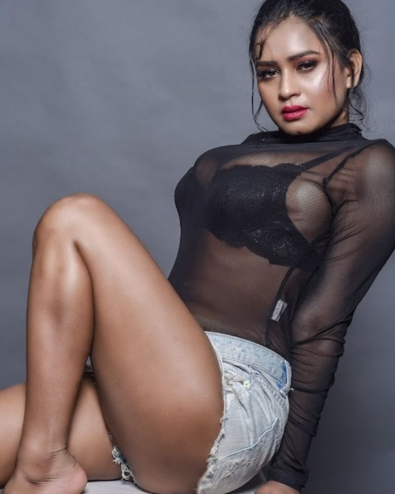 gurleen escorts Noida