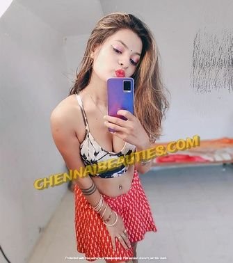 Kaavya Noida call girl